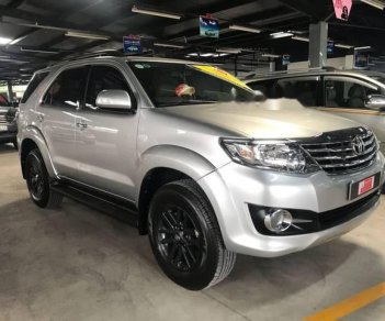 Toyota Fortuner  V (4x2) 2016 - Bán Toyota Fortuner đời 2016, màu bạc