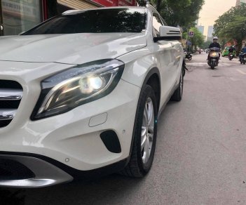 Mercedes-Benz GLA-Class GLA 2015 - Cần bán Mercedes GLA200 2016, màu trắng, chính chủ từ đầu, rất mới