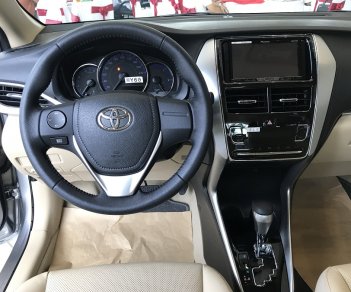 Toyota Vios 1.5G CVT 2018 - Bán Toyota Vios 1.5G CVT năm 2018, màu bạc, giá 606tr, giao ngay giá tốt liên hệ 0986924166