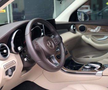 Mercedes-Benz GLC-Class GLC 250 2017 - Bán Mercedes GLC 250 màu xanh, nội thất kem 2017 10.000km