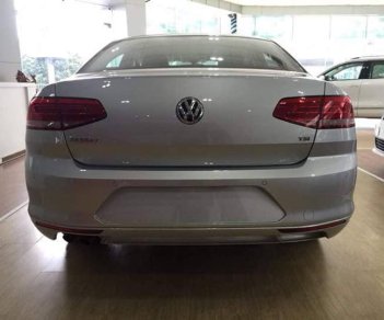 Volkswagen Passat Bluemotion 2017 - Bán Volkswagen Passat Bluemotion đời 2018, màu trắng, nhập khẩu nguyên chiếc