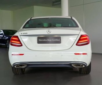 Mercedes-Benz E class E250  2018 - Bán Mercedes E250 đời 2018, màu trắng, xe nhập