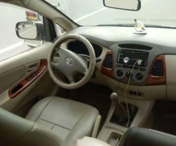 Toyota Innova   2007 - Bán xe Toyota Innova năm 2007, màu bạc số sàn 