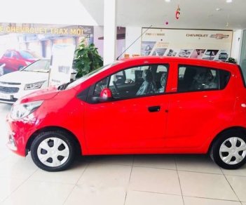 Chevrolet Spark 2018 - Cần bán Chevrolet Spark năm sản xuất 2018, màu đỏ, giá chỉ 299 triệu