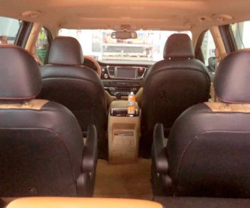 Kia Sedona 2017 - Cần bán lại xe Kia Sedona sản xuất 2017, màu xám còn mới