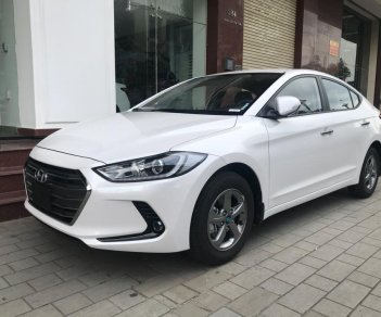 Hyundai Elantra 2018 - Bán Elantra số sàn, màu trắng, xe có sẵn giao ngay nhiều ưu đãi