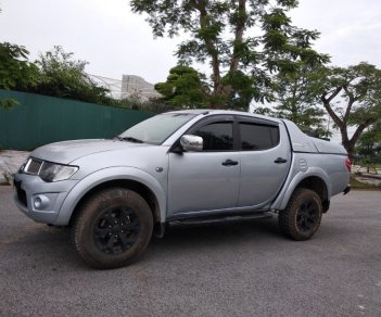 Mitsubishi Triton 2013 - Cần bán Mitsubishi Triton đời 2013, màu bạc, nhập khẩu