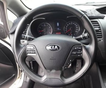 Kia K3 2014 - Bán xe Kia K3 năm sản xuất 2014, màu trắng, giá chỉ 465 triệu