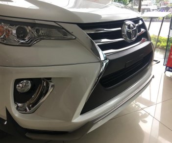 Toyota Fortuner 2.7V 4x2 2018 - Bán Toyota Fortuner 2.7V 4x2 đời 2019, màu trắng, xe nhập