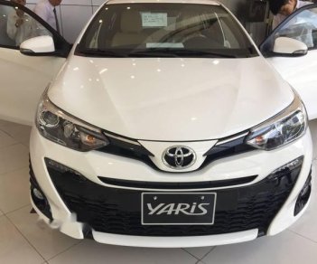 Toyota Yaris 2018 - Bán Toyota Yaris đời 2018, màu trắng, xe nhập