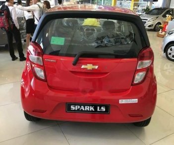 Chevrolet Spark 2018 - Cần bán Chevrolet Spark năm sản xuất 2018, màu đỏ, giá chỉ 299 triệu