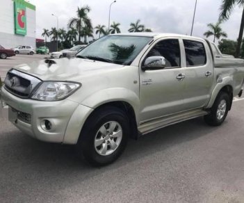 Toyota Hilux 2011 - Bán xe Toyota Hilux sản xuất 2011, màu bạc số sàn