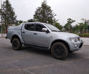 Mitsubishi Triton 2013 - Cần bán Mitsubishi Triton đời 2013, màu bạc, nhập khẩu