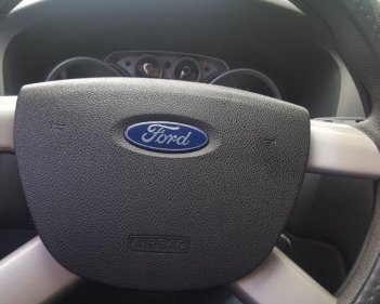 Ford Focus   1.8 AT  2010 - Cần bán Ford Focus 1.8 AT đời 2010, màu trắng