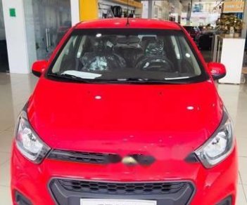 Chevrolet Spark 2018 - Cần bán Chevrolet Spark năm sản xuất 2018, màu đỏ, giá chỉ 299 triệu