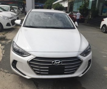 Hyundai Elantra 2018 - Bán Elantra 2018 số sàn, có đủ màu, giao ngay