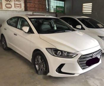 Hyundai Elantra 2017 - Bán xe Hyundai Elantra sản xuất năm 2017, màu trắng  