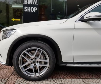 Mercedes-Benz GLC-Class GLC 300 2017 - Bán Mercedea GLC 300 sản xuất 2017, màu trắng, chạy 8.000km