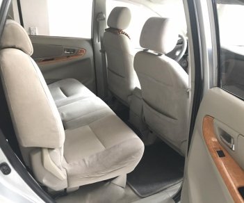 Toyota Innova G 2011 - Bán ô tô Toyota Innova G 2011, màu bạc, giá 485 triệu