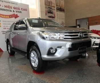 Toyota Hilux 2.4G MT (4X4) 2018 - Cần bán xe Toyota Hilux 2.4G MT (4X4) sản xuất 2018, màu bạc, nhập khẩu, giá chỉ 793 triệu