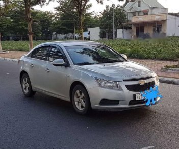 Chevrolet Cruze 2011 - Bán Chevrolet Cruze sản xuất năm 2011, màu bạc như mới, giá 325tr