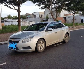 Chevrolet Cruze 2011 - Bán Chevrolet Cruze sản xuất năm 2011, màu bạc như mới, giá 325tr