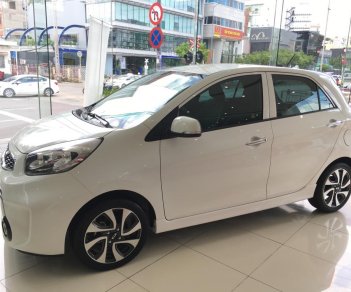 Kia Morning Si AT 2018 - Bán Kia Morning Si AT sản xuất 2018, màu trắng, giá niêm yết 379tr