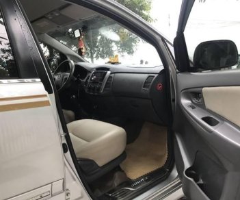 Toyota Innova   2.0E  2013 - Cần bán gấp Toyota Innova 2.0E 2013, màu bạc chính chủ