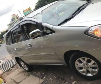 Toyota Innova 2006 - Cần bán xe Toyota Innova năm sản xuất 2006, màu bạc