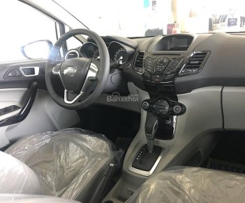 Ford Focus 1.5 Ecoboost 2018 - Giao ngay Ford Focus 5D Sport cao cấp đời 2018 màu trắng, hỗ trợ giảm giá, khuyến mại phụ kiện lớn - LH 0974286009