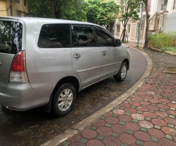 Toyota Innova G 2011 - Bán xe Toyota Innova 2.0G màu bạc, sx cuối 2011, gia đình sử dụng từ mới