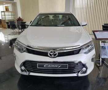 Toyota Camry   2.5Q   2018 - Cần bán Toyota Camry 2.5Q năm 2018, màu trắng
