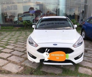 Ford Focus   Sport    2015 - Bán Ford Focus Sport đời 2015, màu trắng, nhập khẩu nguyên chiếc  