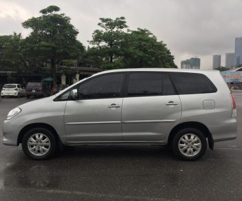 Toyota Innova 2.0 G 2011 - Bán xe gia đình cần bán Toyota Innova 2.0 G 2011