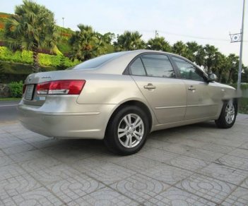 Hyundai Sonata   AT  2009 - Bán Hyundai Sonata AT năm 2009, màu bạc, xe nhập số tự động  