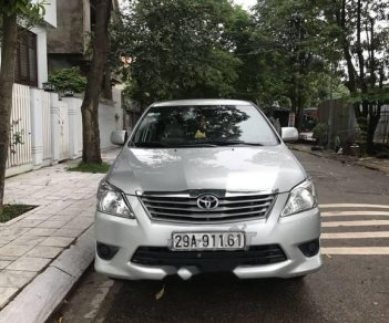 Toyota Innova   2.0E  2013 - Cần bán gấp Toyota Innova 2.0E 2013, màu bạc chính chủ