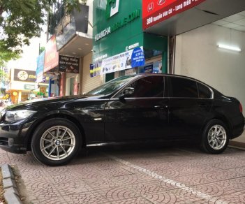 BMW 3 Series 320i 2011 - Cần bán xe BMW 320i sản xuất 2011 màu đen, xe nhập Đức cực đẹp