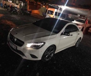 Mercedes-Benz CLA class GLA200 2015 - Cần bán gấp Mercedes GLA200 sản xuất 2015, màu trắng xe gia đình