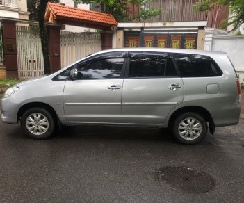 Toyota Innova G 2011 - Bán xe Toyota Innova 2.0G màu bạc, sx cuối 2011, gia đình sử dụng từ mới