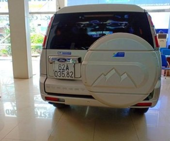 Ford Everest 2011 - Cần bán xe Ford Everest đời 2011, màu bạc còn mới