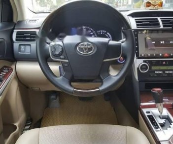 Toyota Camry   2016 - Cần bán gấp Toyota Camry sản xuất năm 2016, màu vàng còn mới giá cạnh tranh