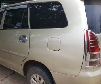 Toyota Innova 2006 - Cần bán xe Toyota Innova đăng ký lần đầu 2006, màu vàng cát, giá tốt 255 triệu