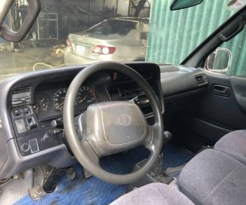 Toyota Hiace 2004 - Bán ô tô Toyota Hiace đời 2004, giá chỉ 156 triệu, chính chủ