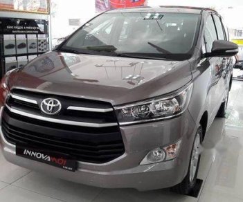 Toyota Innova 2018 - Cần bán Toyota Innova đời 2018, màu xám, giá tốt