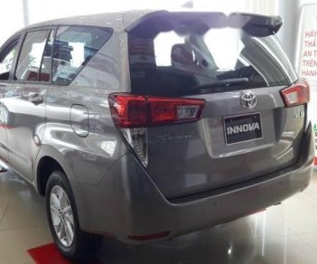 Toyota Innova  2.0  2018 - Cần bán Toyota Innova 2.0 sản xuất 2018, màu bạc