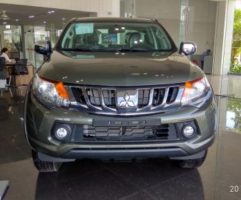 Mitsubishi Triton 2018 - Bán xe bán tải Mitsubishi 1 cầu tự động, màu xanh rêu ở Quảng Bình. LH: 0911821513