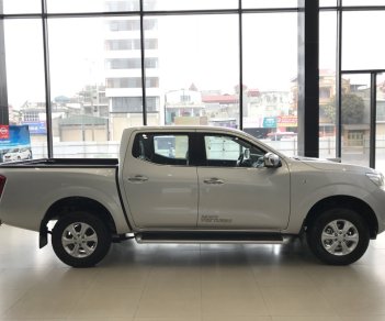 Nissan Navara E 2018 - Bán ô tô Nissan Navara E sản xuất 2018, màu bạc, xe nhập, giá tốt