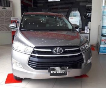 Toyota Innova  2.0  2018 - Cần bán Toyota Innova 2.0 sản xuất 2018, màu bạc