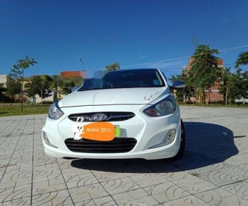 Hyundai Accent   2011 - Bán xe Hyundai Accent năm sản xuất 2011, màu trắng ít sử dụng