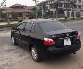 Toyota Vios E 2010 - Gia đình cần bán gấp chiếc Toyota Vios E 2010, màu đen, chính chủ, số sàn